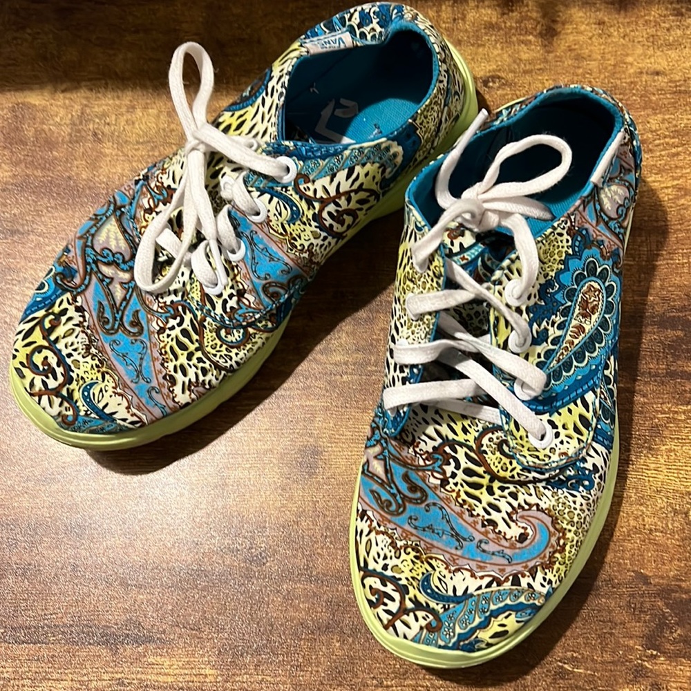 Vans Tennis Shoes